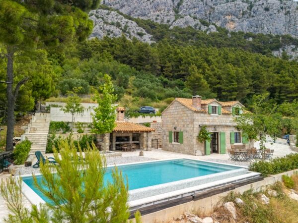 Gallery Thumbnail https://makarska-touristik.com/wp-content/uploads/2026/06/Villa-Makar-1.jpg