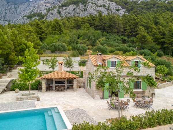 Gallery Thumbnail https://makarska-touristik.com/wp-content/uploads/2026/06/Villa-Makar-2.jpg