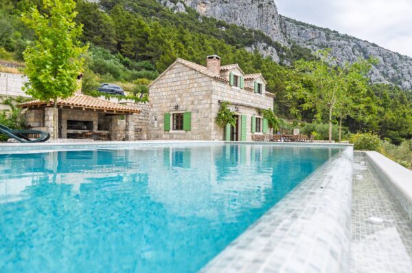 Gallery Thumbnail https://makarska-touristik.com/wp-content/uploads/2026/06/Villa-Makar-4.jpg