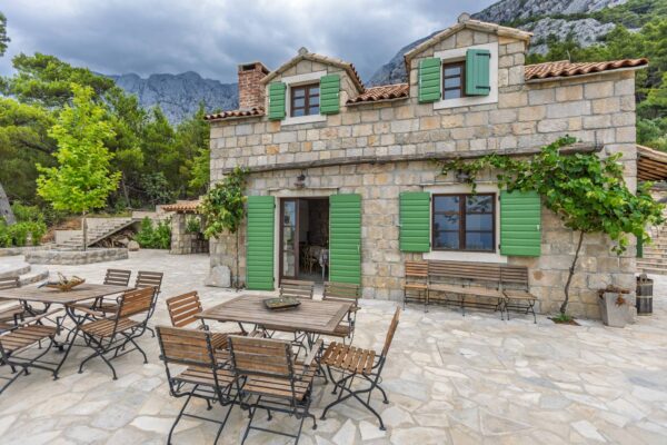 Gallery Thumbnail https://makarska-touristik.com/wp-content/uploads/2026/06/Villa-Makar-6.jpg